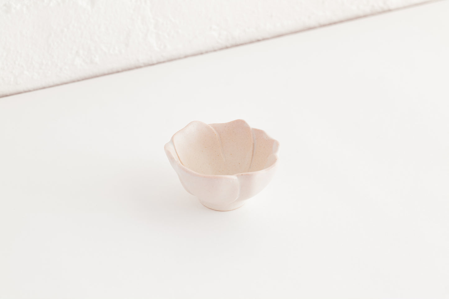 SAZANKA 2.5" FLOWER-SHAPED BOWL